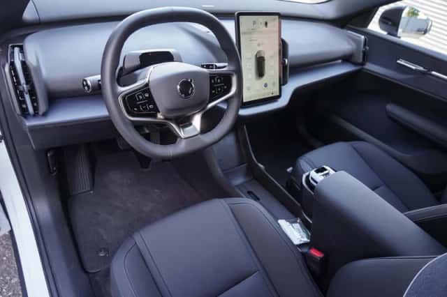 Volvo EX30 (2024) thumbnail 13