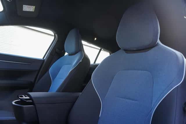 Volvo EX30 (2024) thumbnail 17