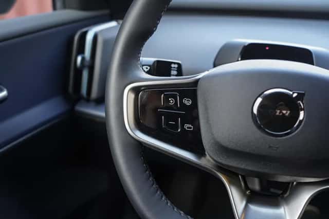 Volvo EX30 (2024) thumbnail 18