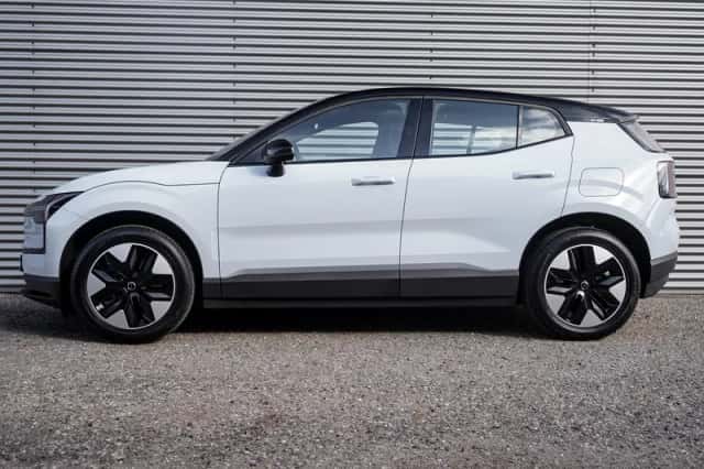 Volvo EX30 (2024) thumbnail 4