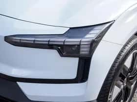 Volvo EX30 (2024) thumbnail 5