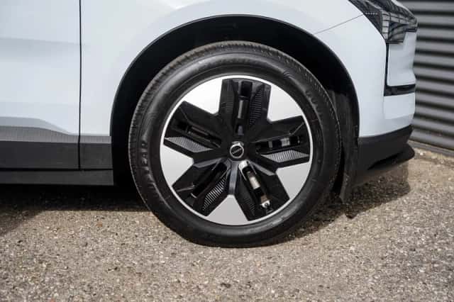 Volvo EX30 (2024) thumbnail 8