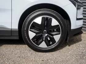 Volvo EX30 (2024) thumbnail 8