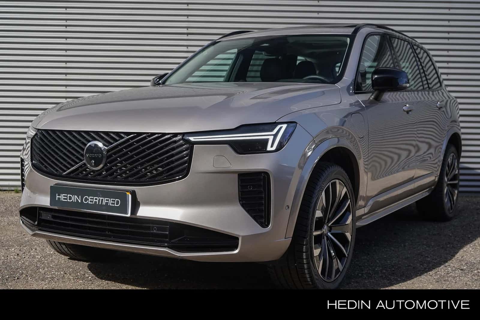 Volvo XC90 (2025) — foto 1