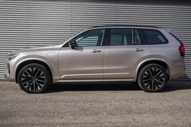 Volvo XC90 (2025) thumbnail 3