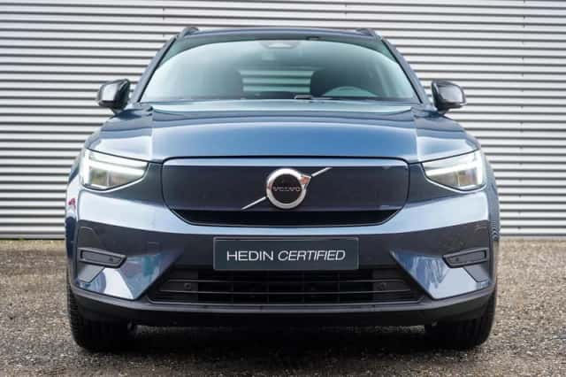 Volvo EX40 (2025) thumbnail 2