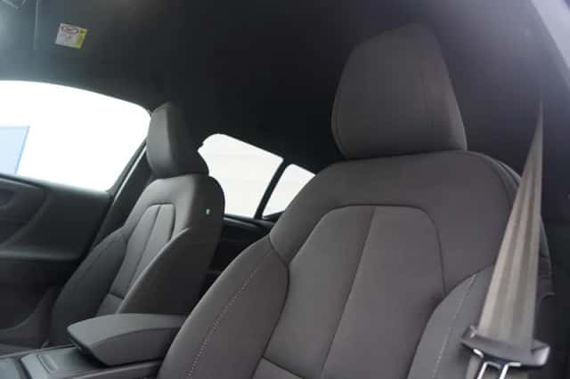 Volvo EX40 (2025) thumbnail 16