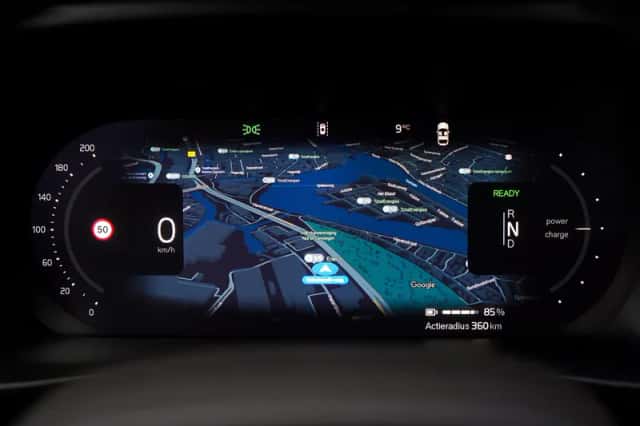 Volvo EX40 (2025) thumbnail 17
