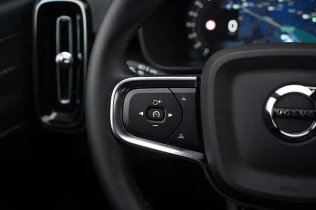 Volvo EX40 (2025) thumbnail 18