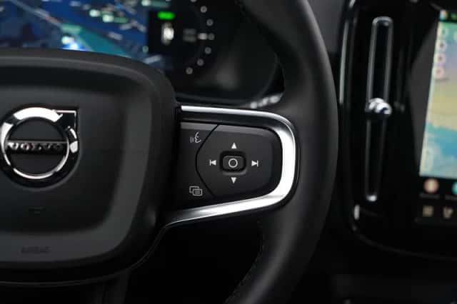 Volvo EX40 (2025) thumbnail 19
