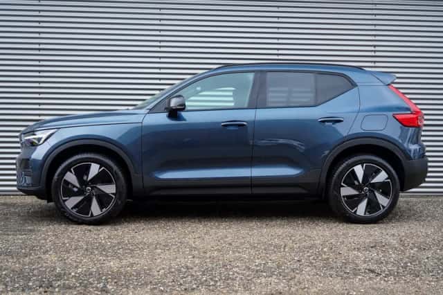 Volvo EX40 (2025) thumbnail 3