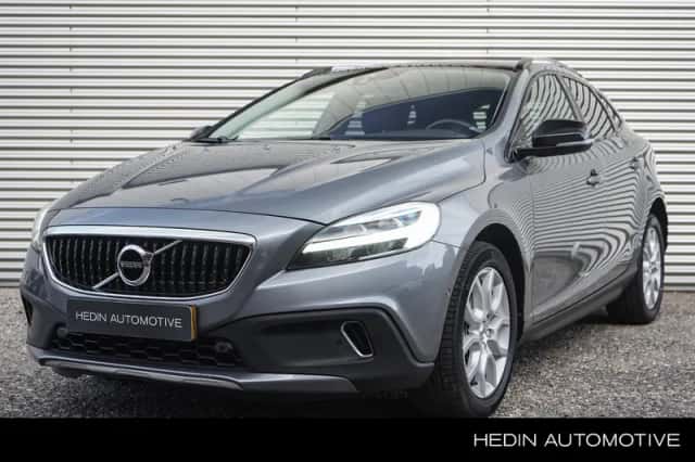 Volvo V40 Cross Country (2020) thumbnail 1
