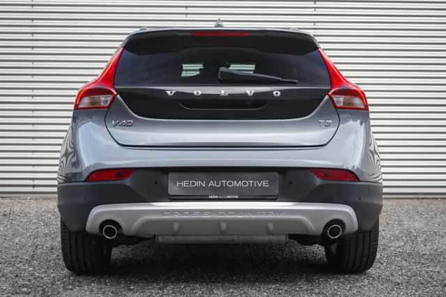 Volvo V40 Cross Country (2020) thumbnail 5