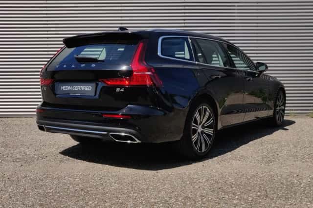 Volvo V60 (2021) thumbnail 2