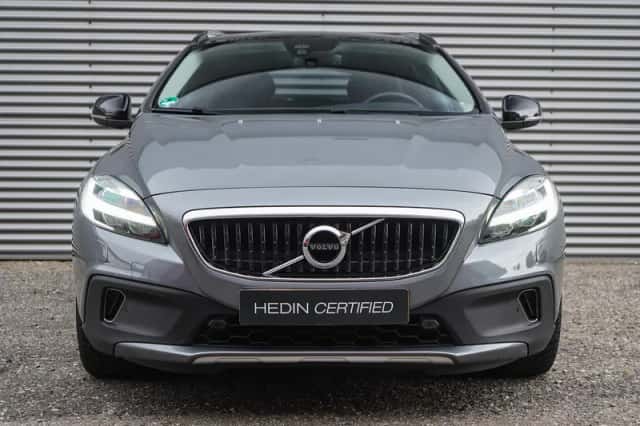 Volvo V40 (2020) thumbnail 2