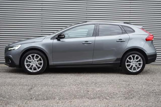 Volvo V40 (2020) thumbnail 4