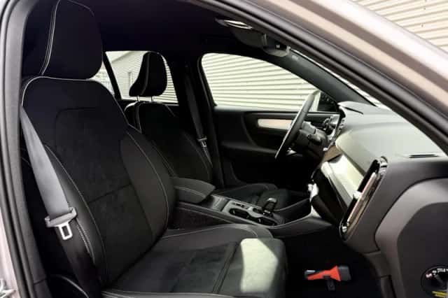 Volvo XC40 (2025) thumbnail 14