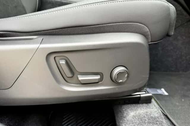 Volvo XC40 (2025) thumbnail 15