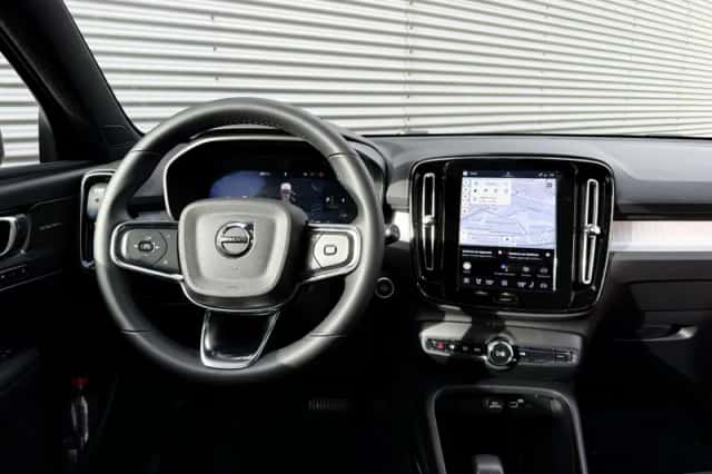 Volvo XC40 (2025) thumbnail 17