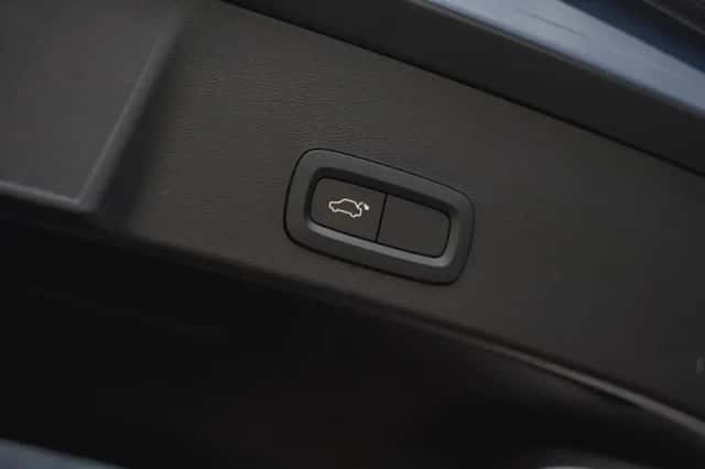 Volvo XC40 (2020) thumbnail 11