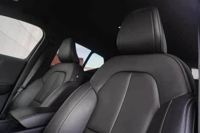 Volvo XC40 (2020) thumbnail 17