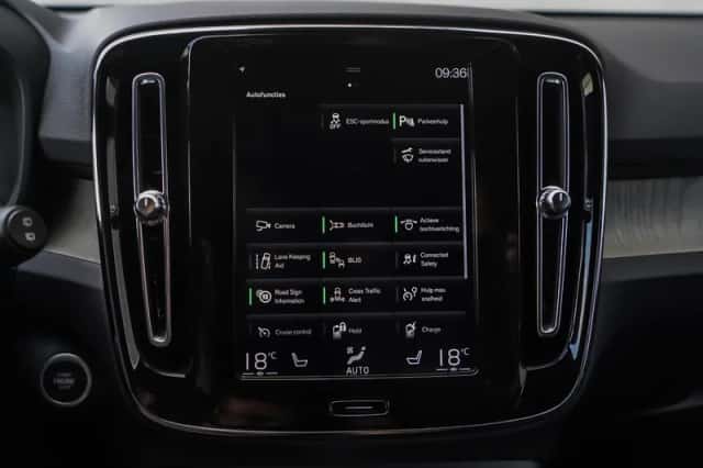 Volvo XC40 (2020) thumbnail 25