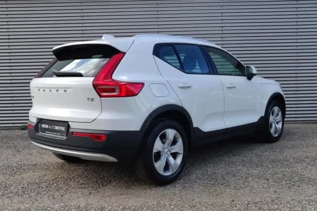 Volvo XC40 (2020) thumbnail 2
