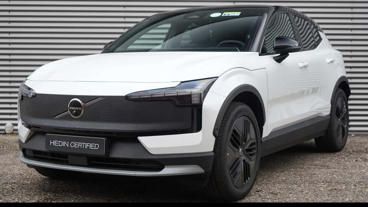 Volvo EX30 (2025) — foto 1