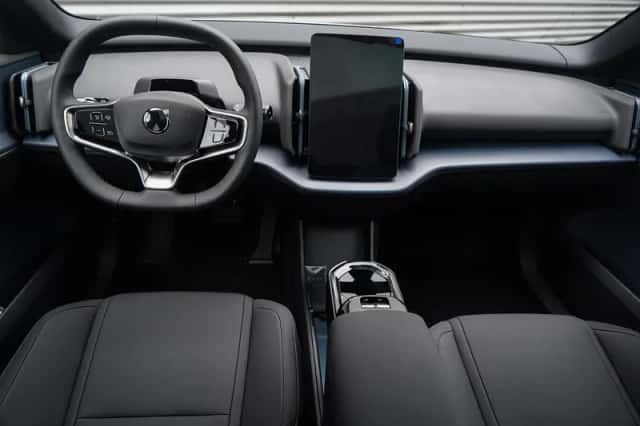 Volvo EX30 (2025) thumbnail 12