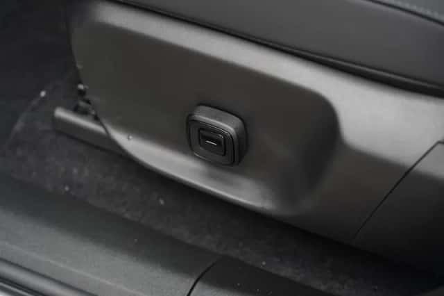 Volvo EX30 (2025) thumbnail 14