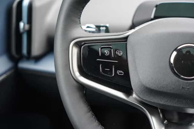Volvo EX30 (2025) thumbnail 16