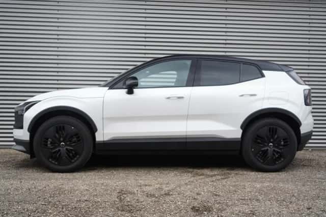 Volvo EX30 (2025) thumbnail 3