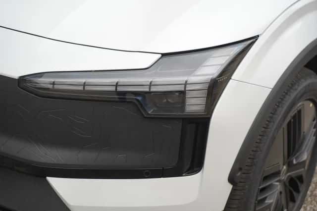 Volvo EX30 (2025) thumbnail 4