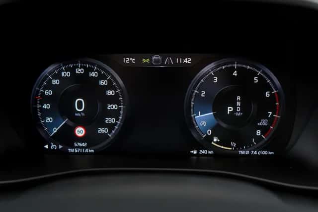 Volvo XC40 (2022) thumbnail 16