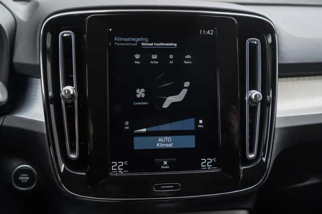 Volvo XC40 (2022) thumbnail 22