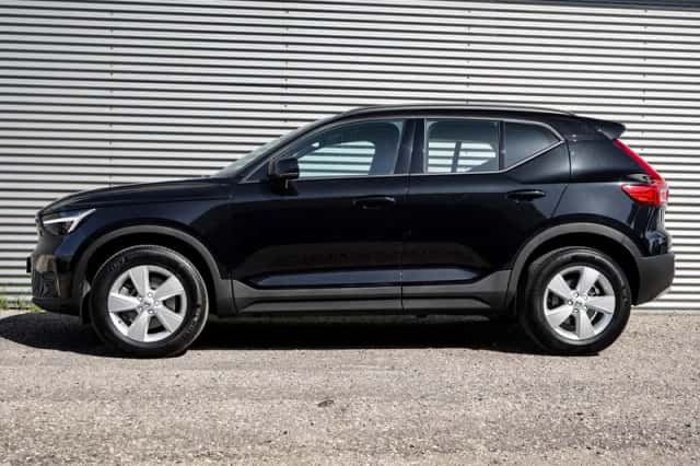 Volvo XC40 (2024) thumbnail 3