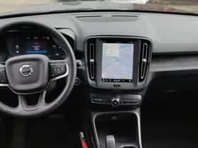 Volvo XC40 (2024) thumbnail 3