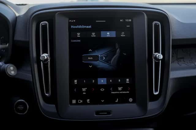 Volvo XC40 (2024) thumbnail 22
