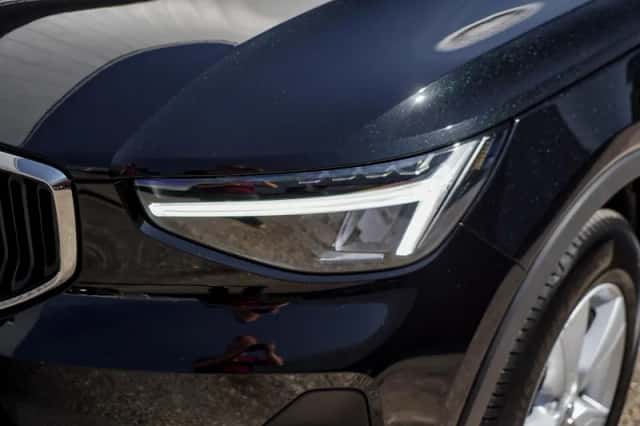 Volvo XC40 (2024) thumbnail 4