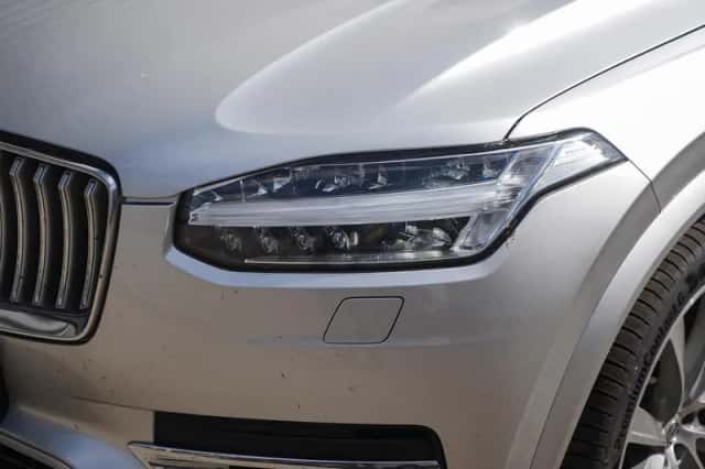Volvo XC90 (2022) thumbnail 3