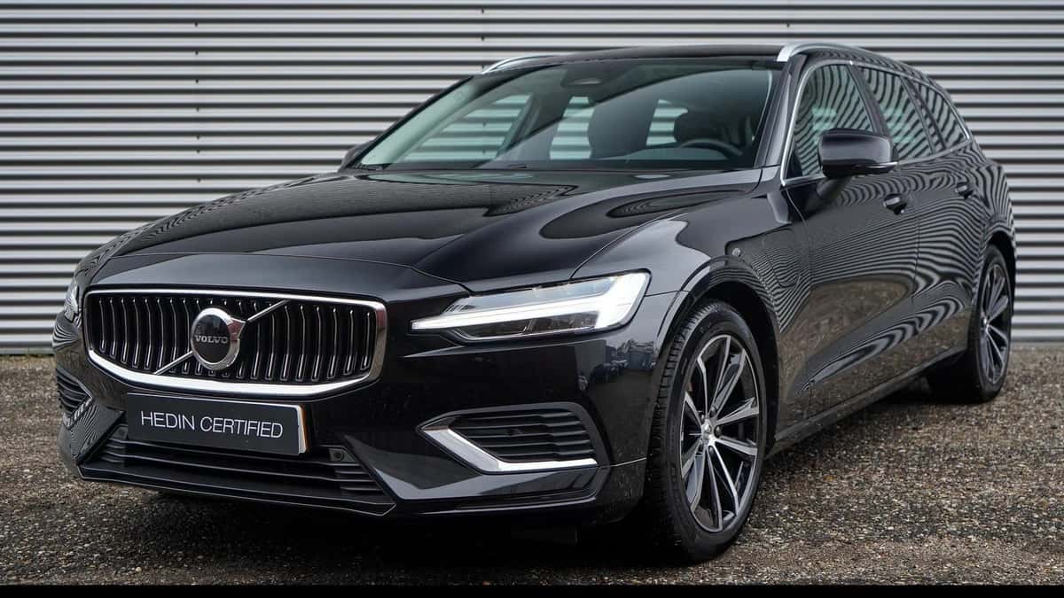 Volvo V60 (2025) — foto 1