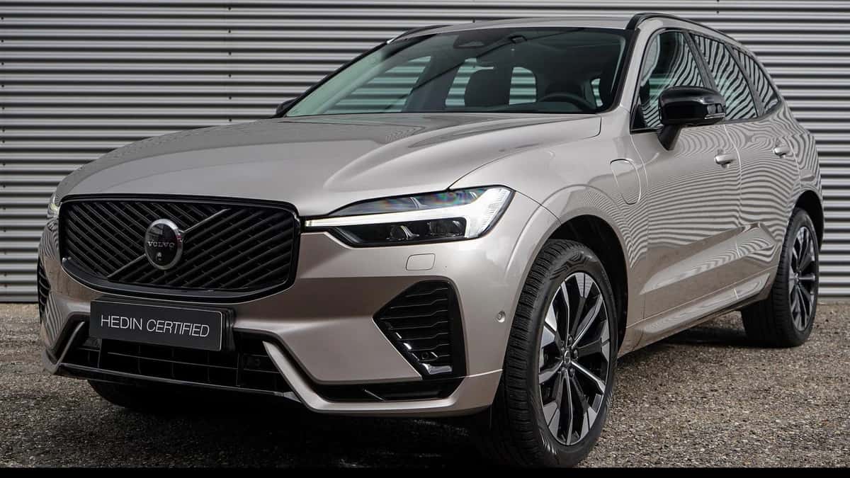 Volvo XC60 (2025) — foto 1