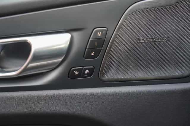 Volvo XC60 (2025) thumbnail 15