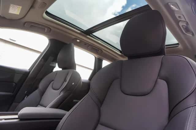 Volvo XC60 (2025) thumbnail 17
