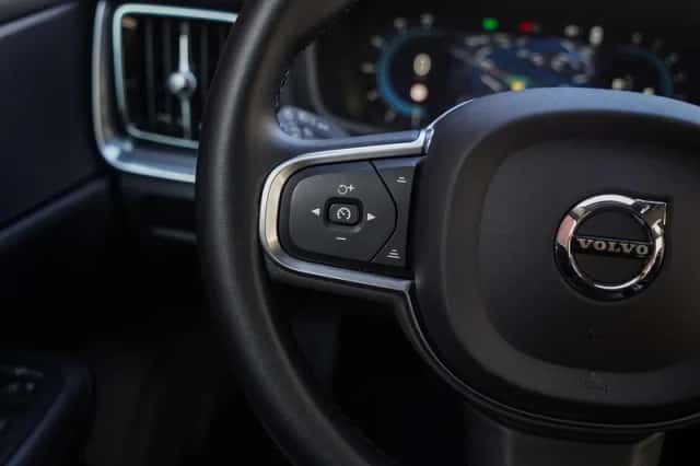 Volvo V60 (2022) thumbnail 18