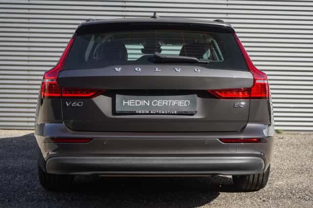 Volvo V60 (2022) thumbnail 5