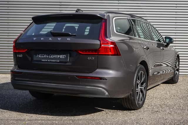 Volvo V60 (2022) thumbnail 6