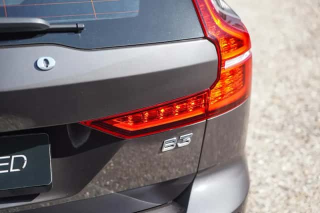 Volvo V60 (2022) thumbnail 9
