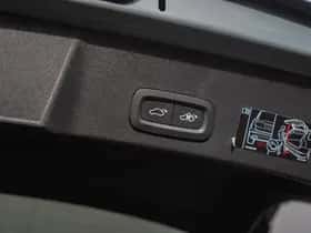 Volvo XC40 (2021) thumbnail 11