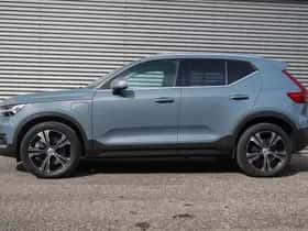 Volvo XC40 (2021) thumbnail 3